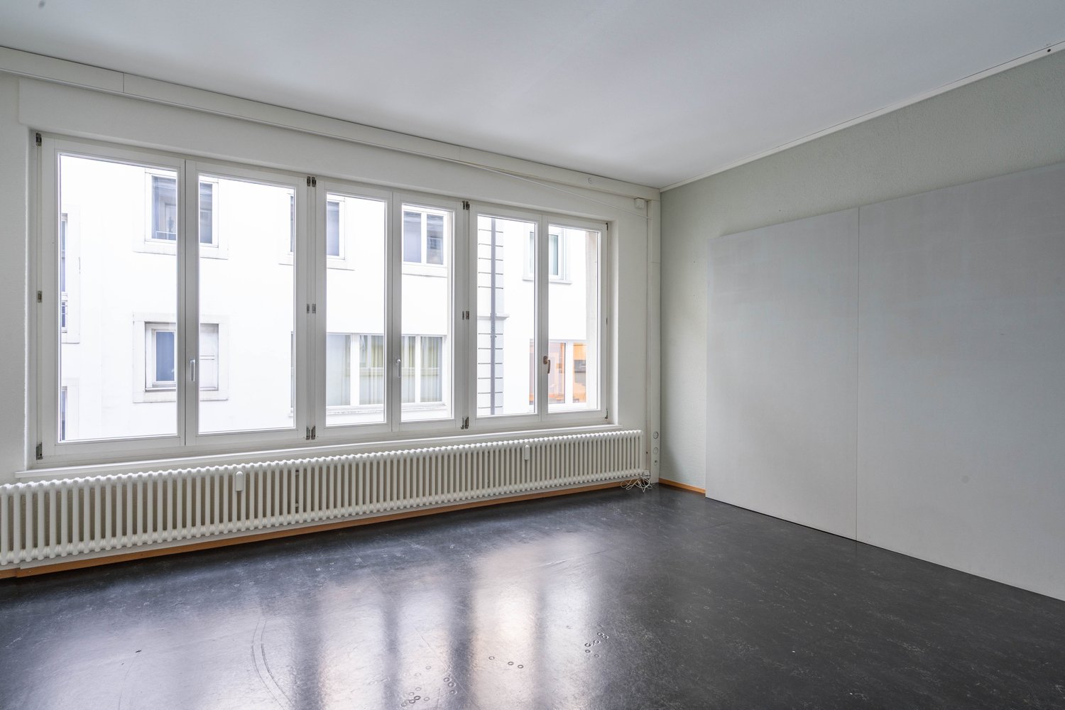 114m² office