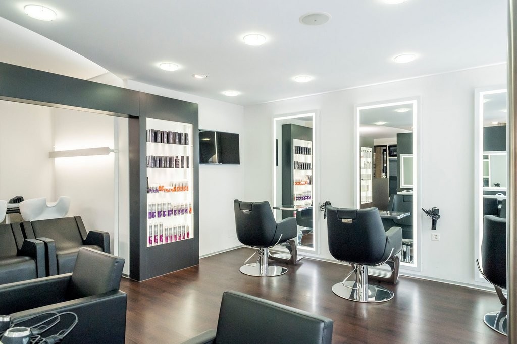 98m² shop