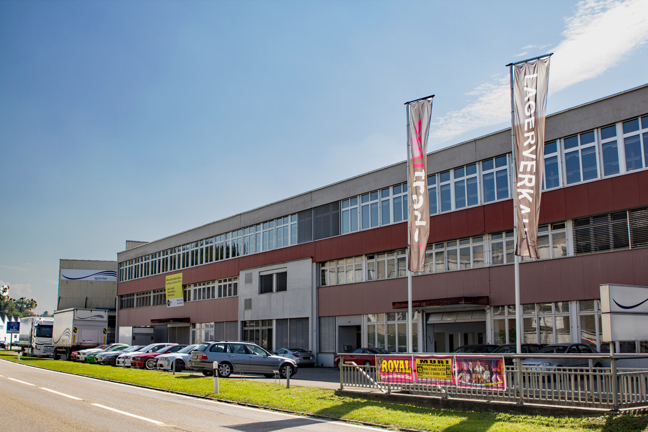 331m² commercial