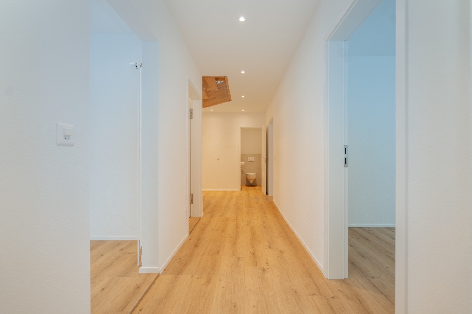 5 rooms apartment