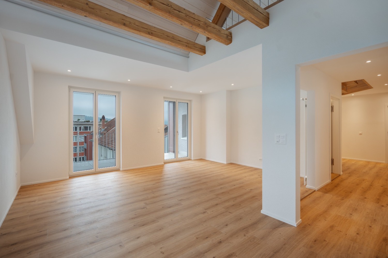 5 rooms apartment