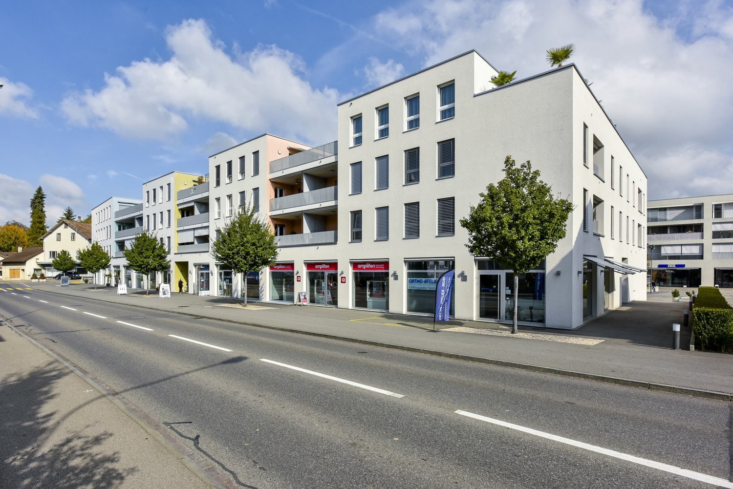 70m² shop