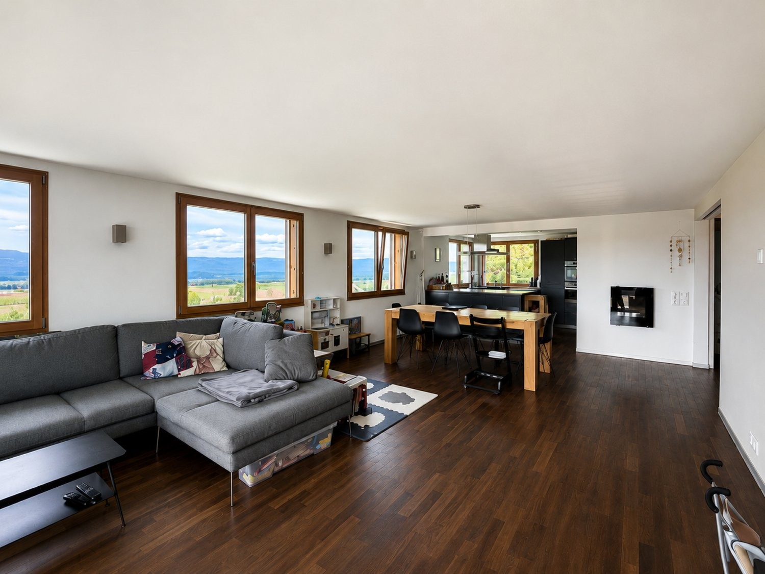 Casa multifamiliare con 5 ½ locali