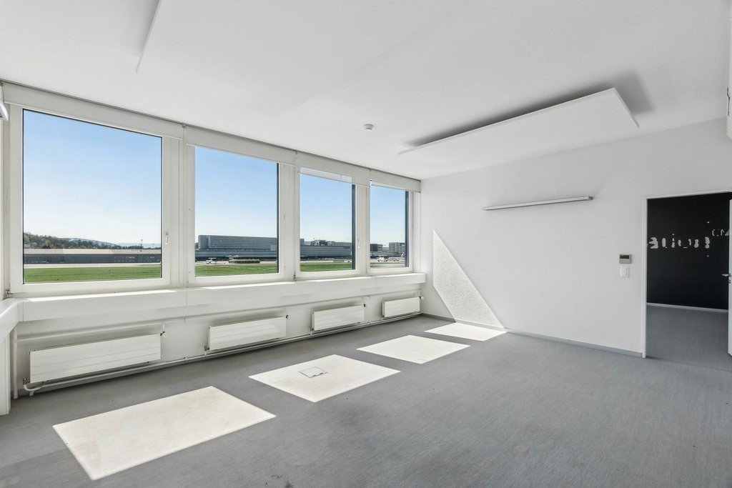 423m² office