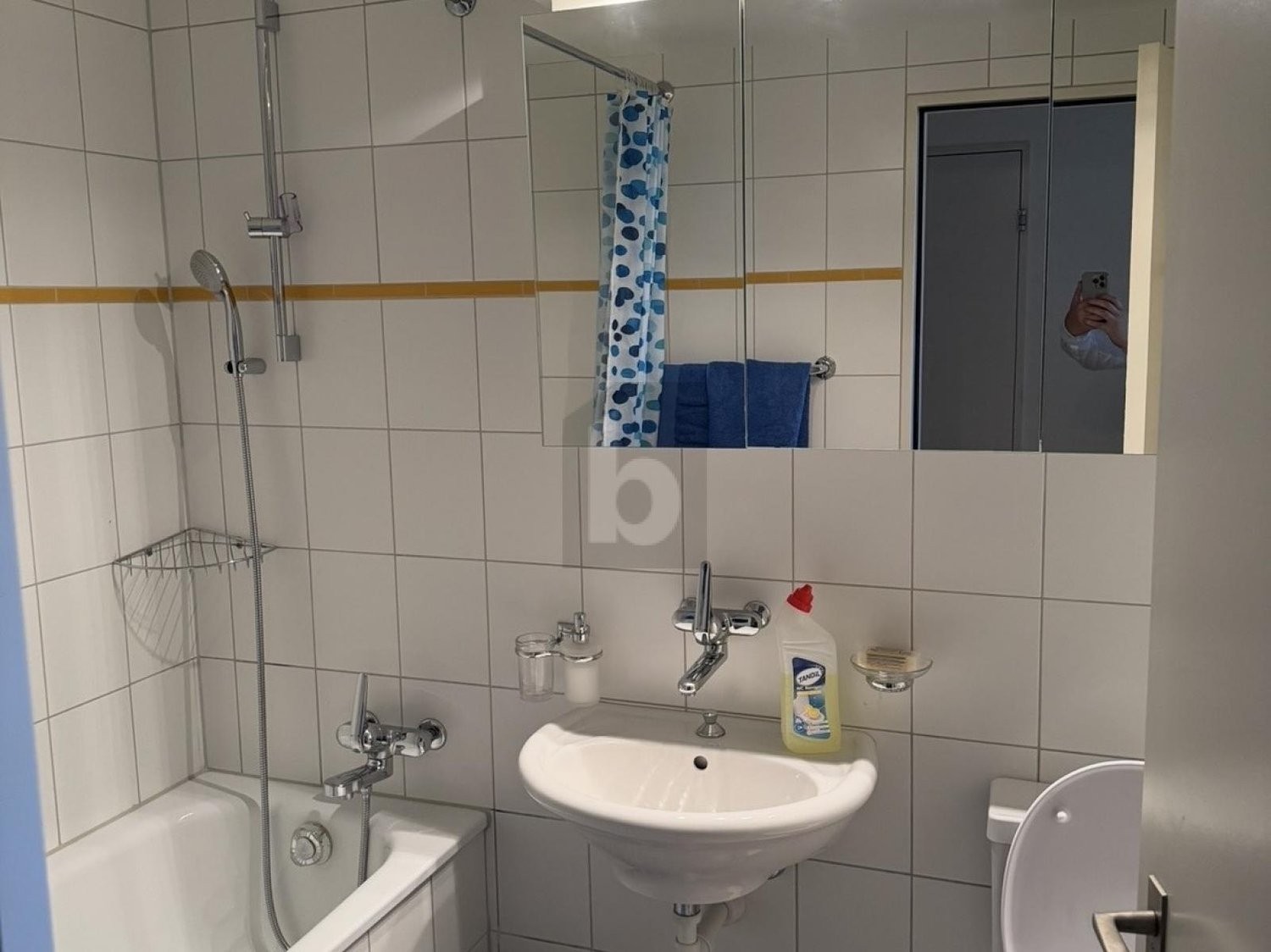3 rooms furnished flat