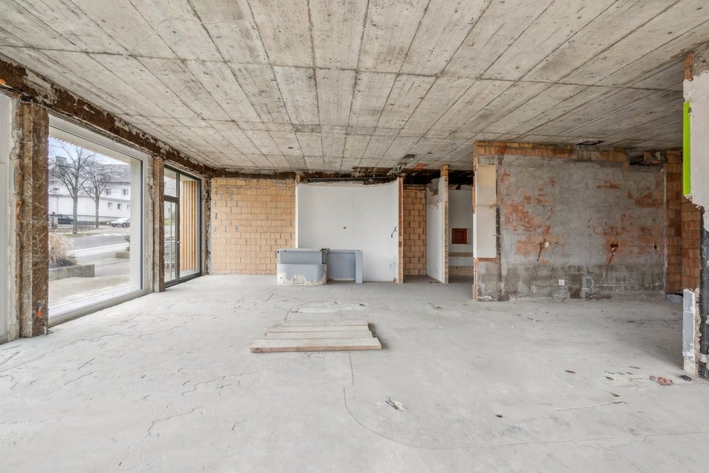 130m² negozio