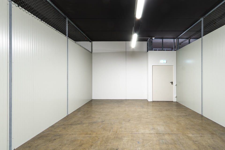 42m² industrial object