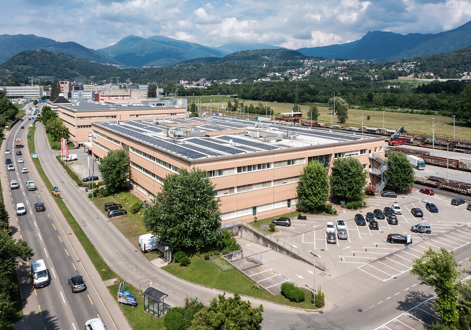 42m² industrial object