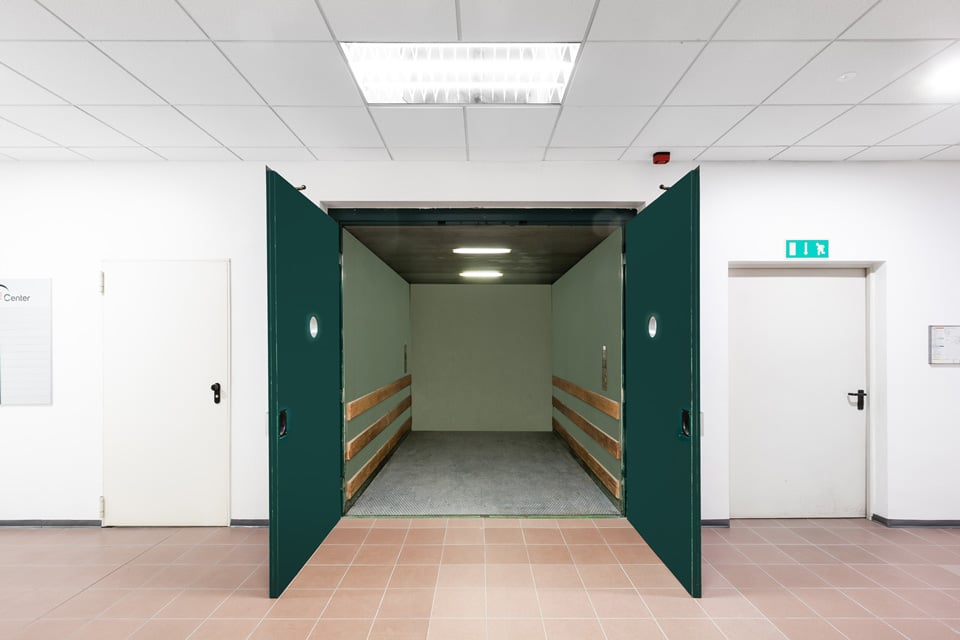 42m² industrial object