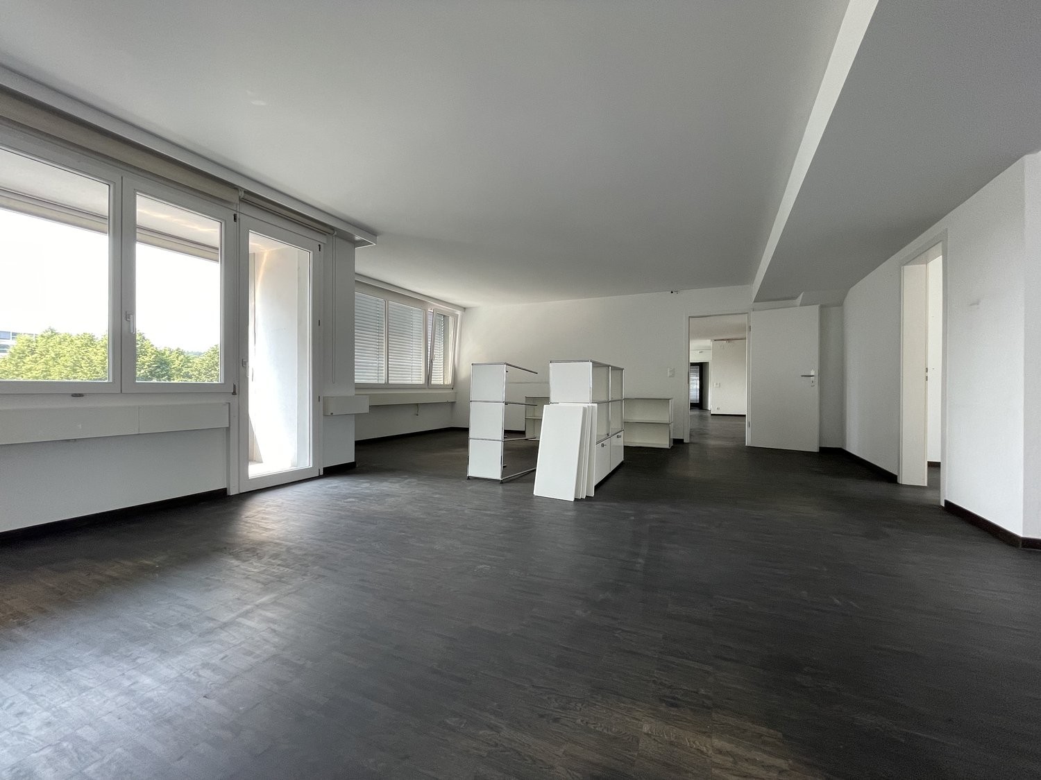 153m² office