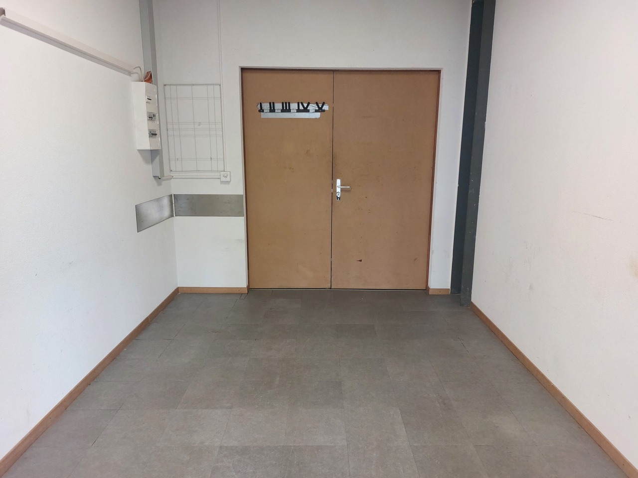 79m² commercial