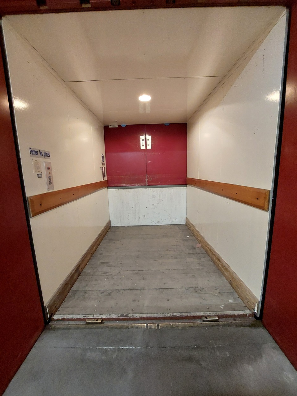 79m² commercial