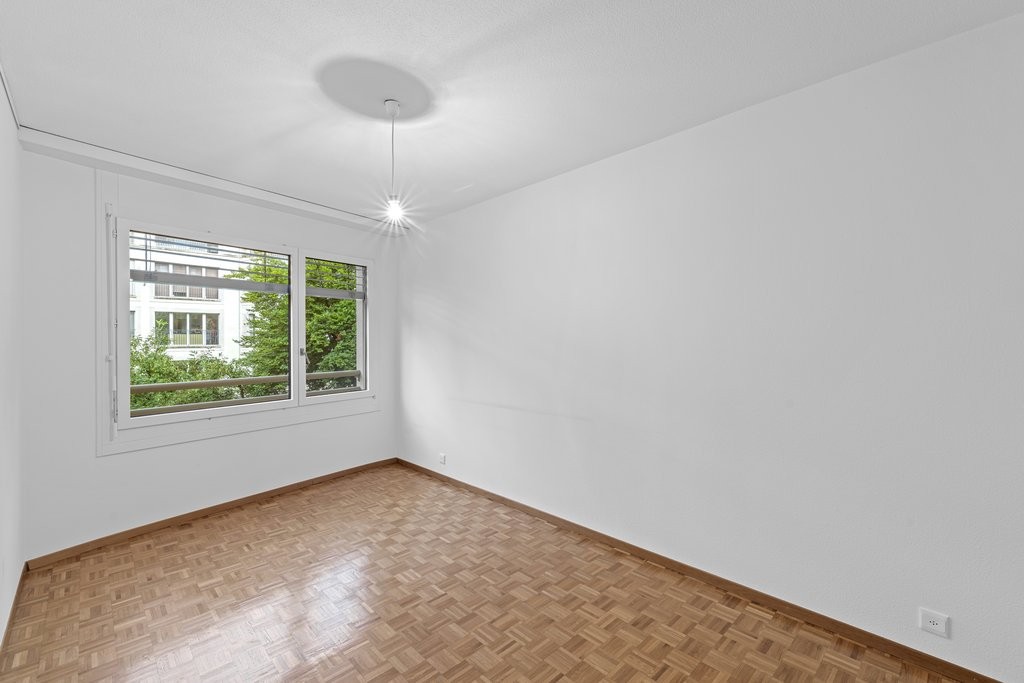 5 rooms apartment