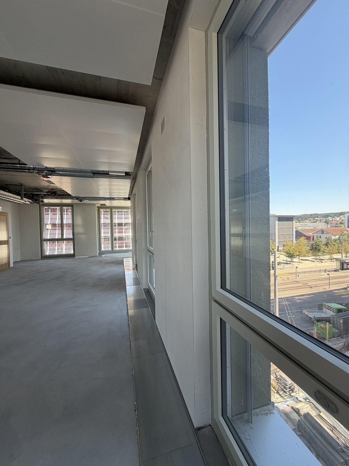 172m² office