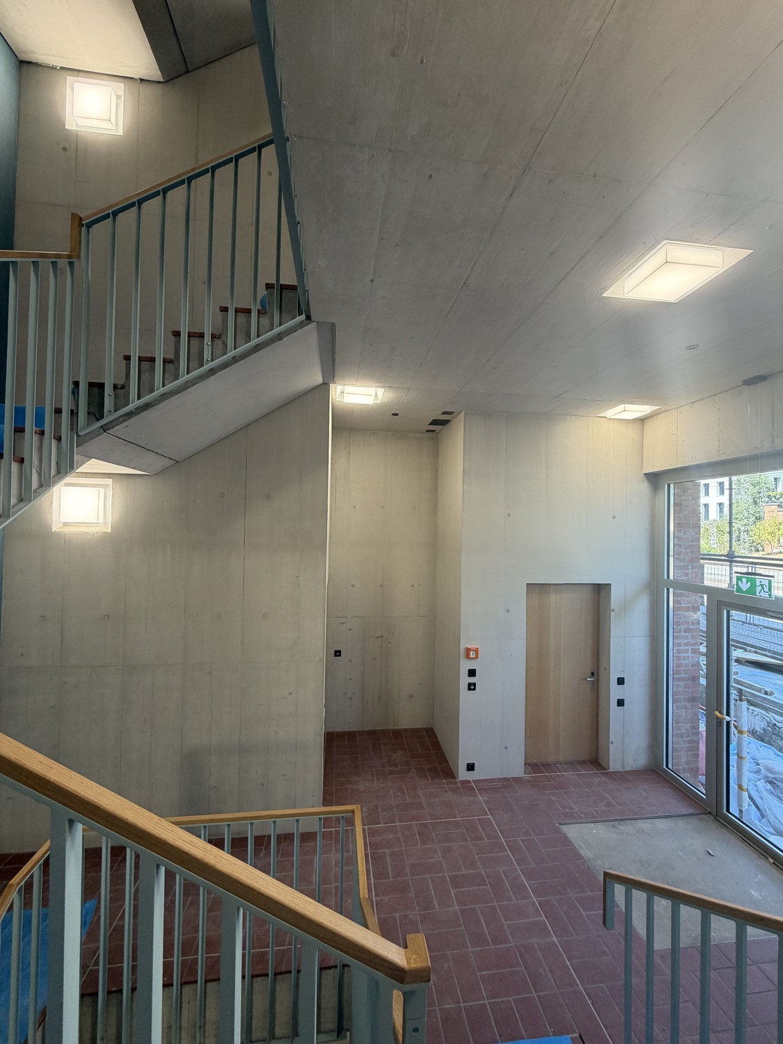 172m² office