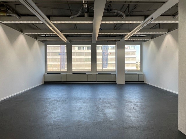 95m² commercial