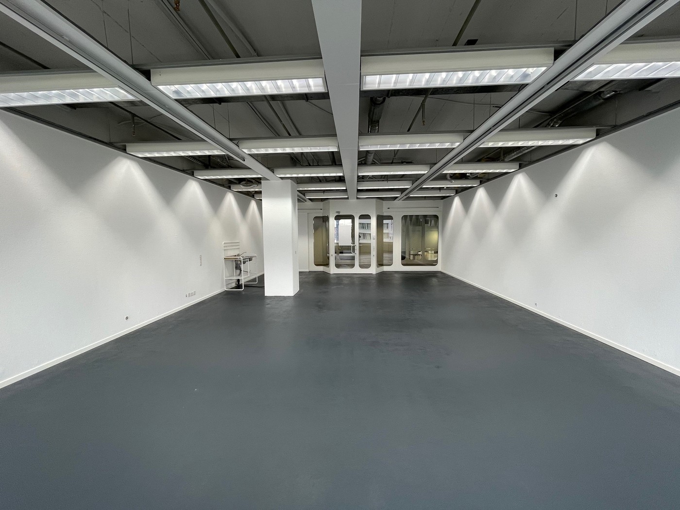 95m² commercial