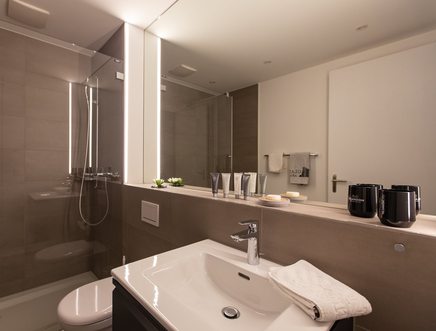 2 rooms furnished flat