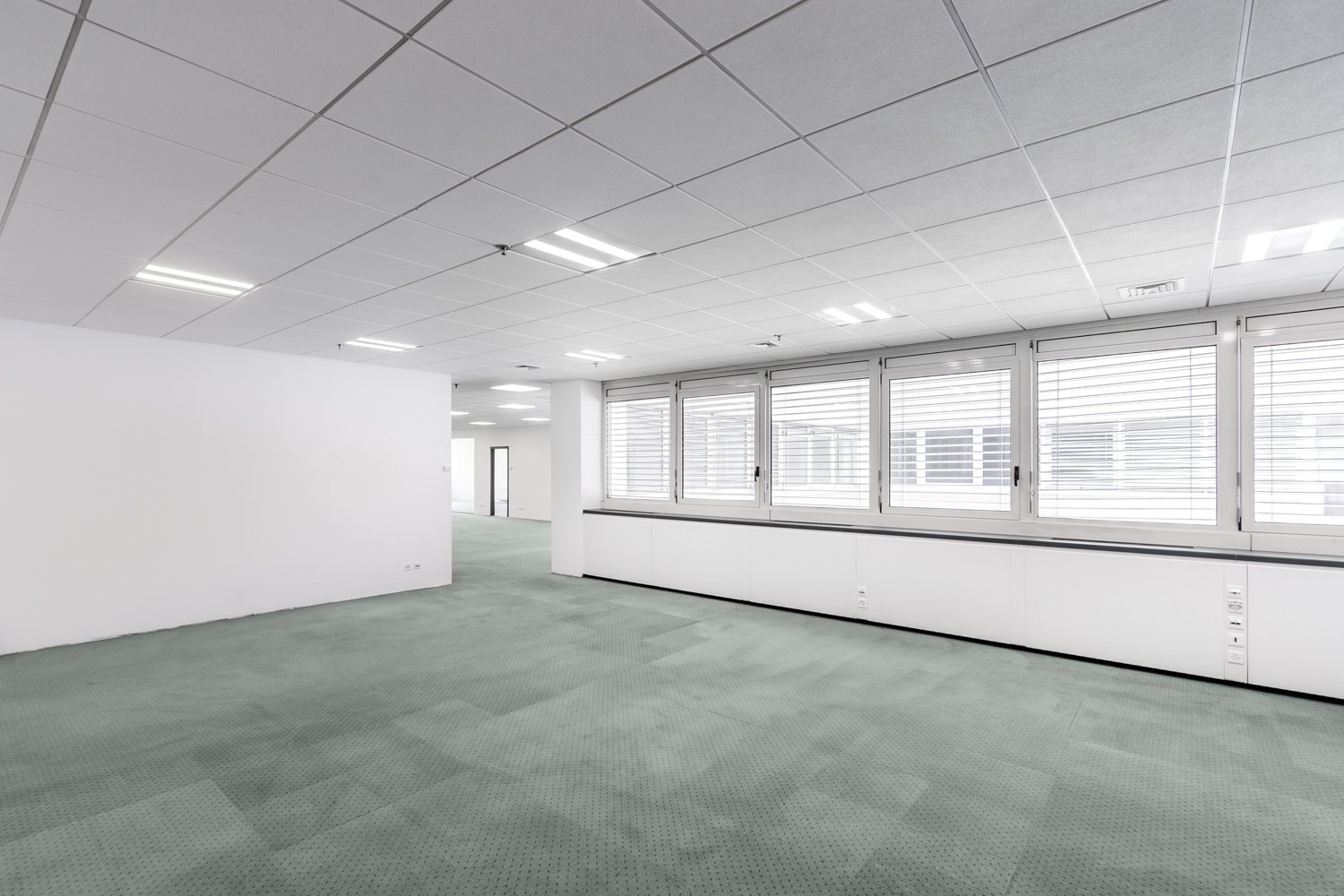 333m² office