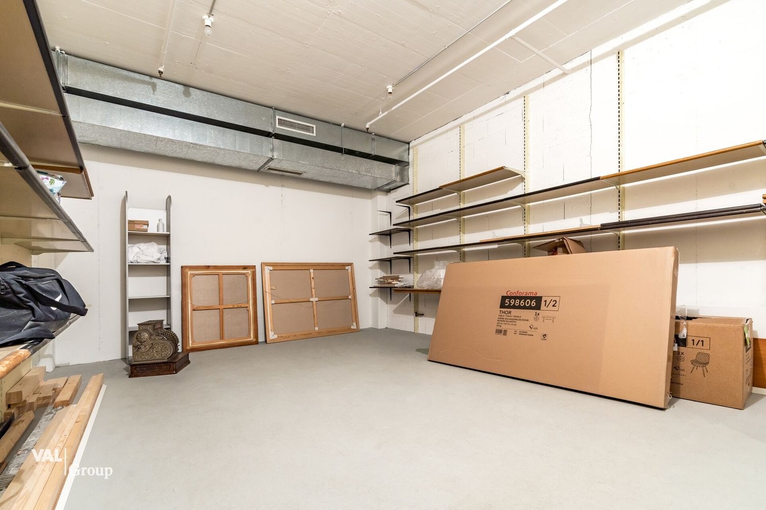70m² commercial