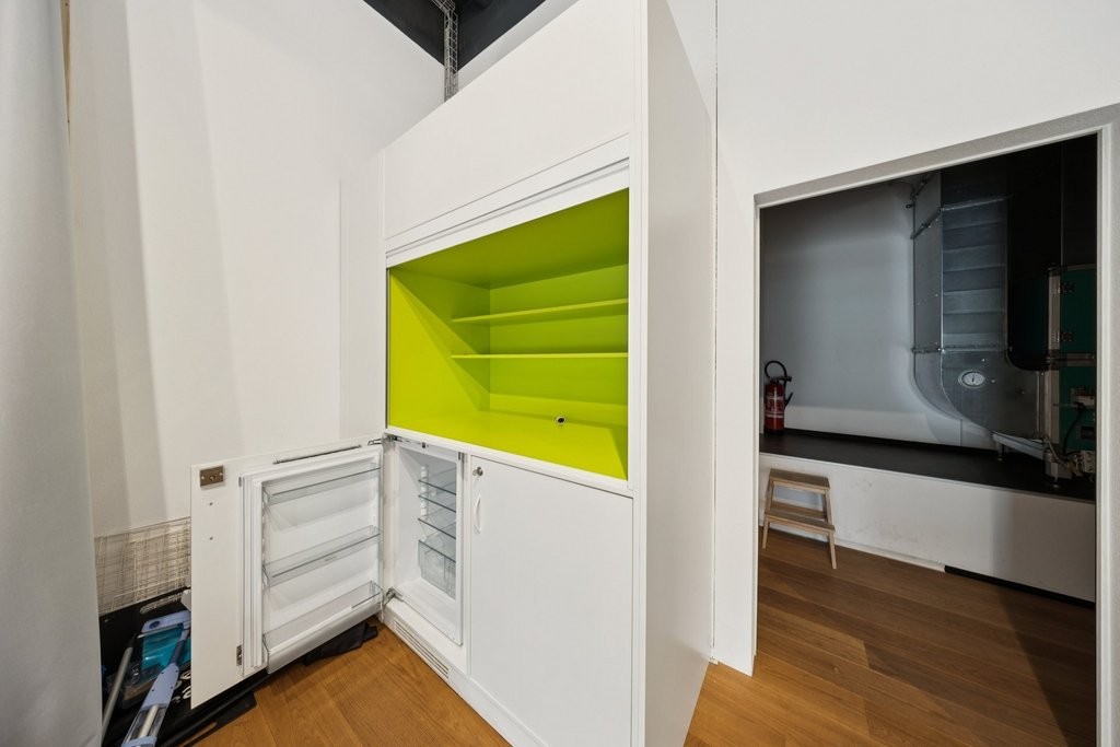 110m² office