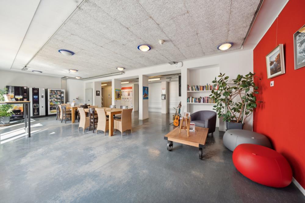 630m² commercial