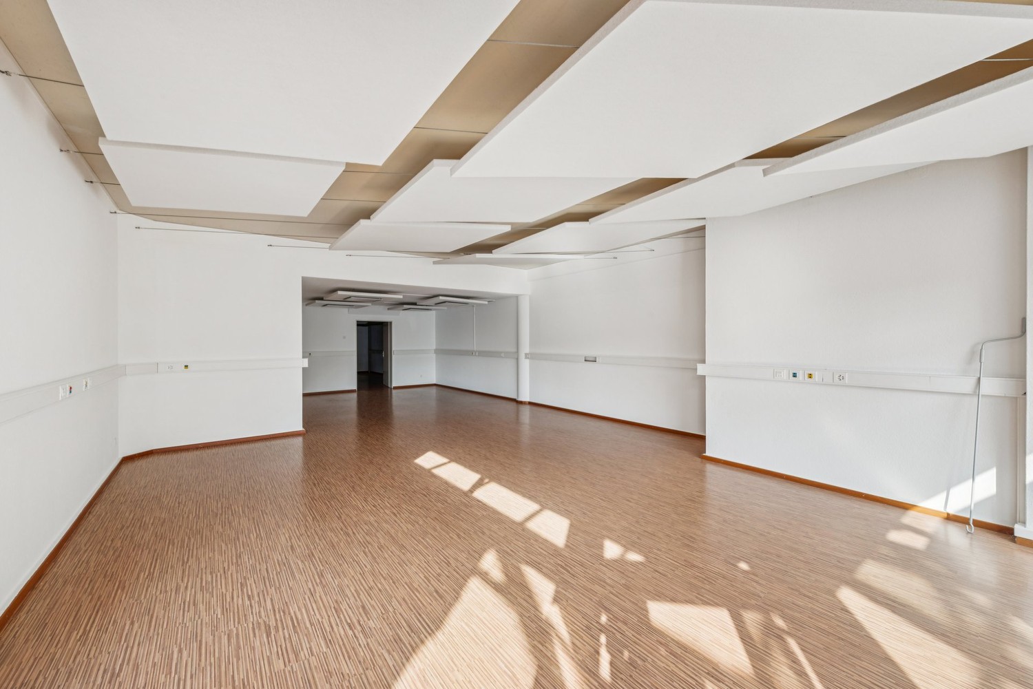 121m² shop