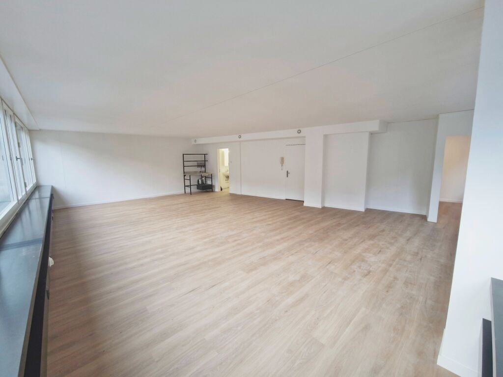 68m² office