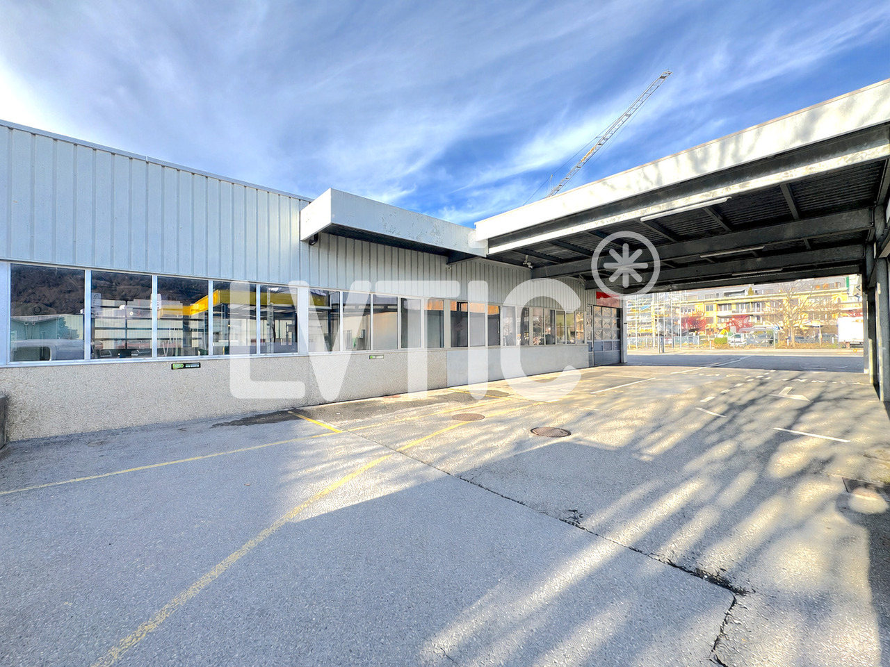 725m² oggetto industriale