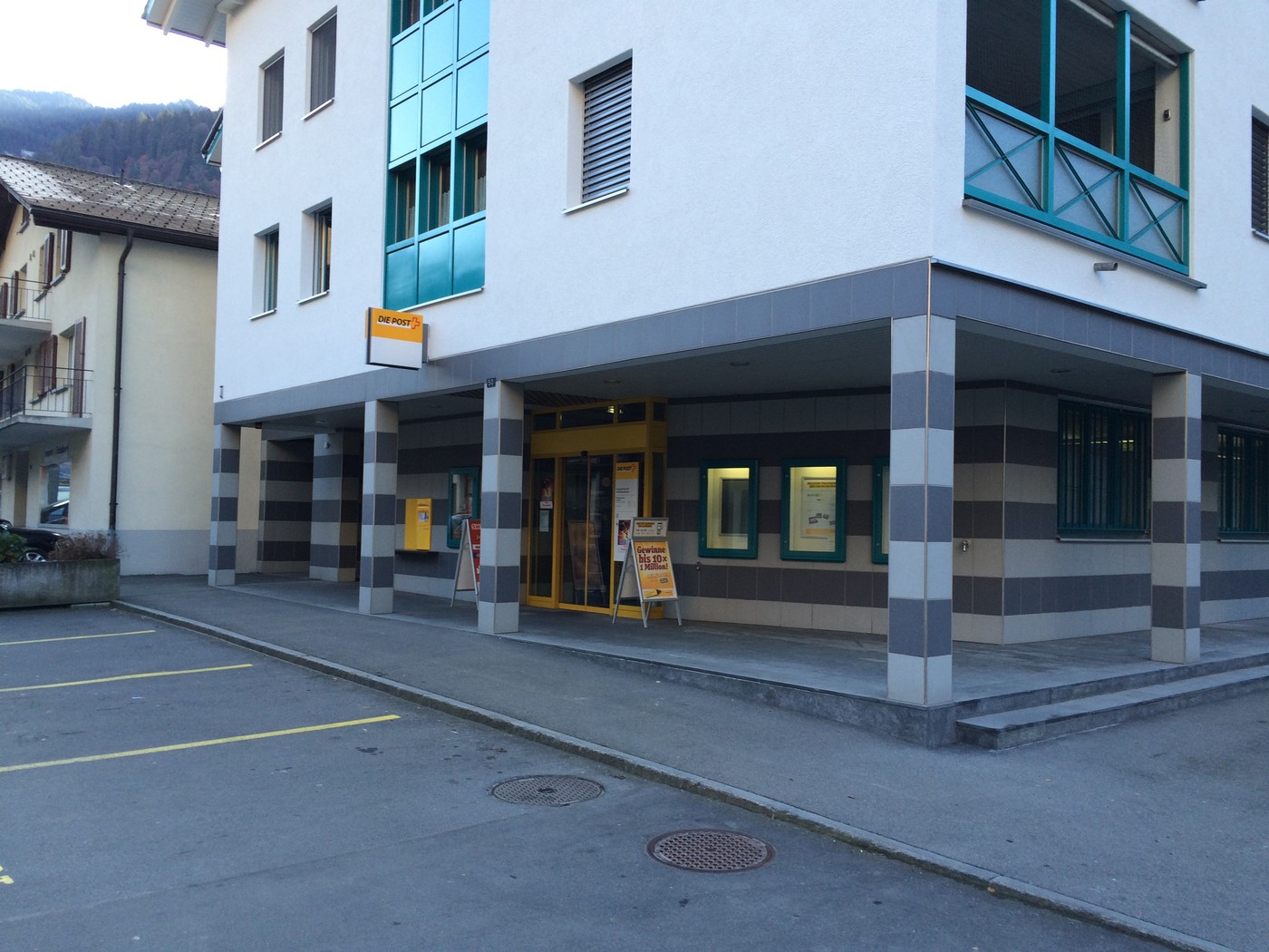 120m² commercial