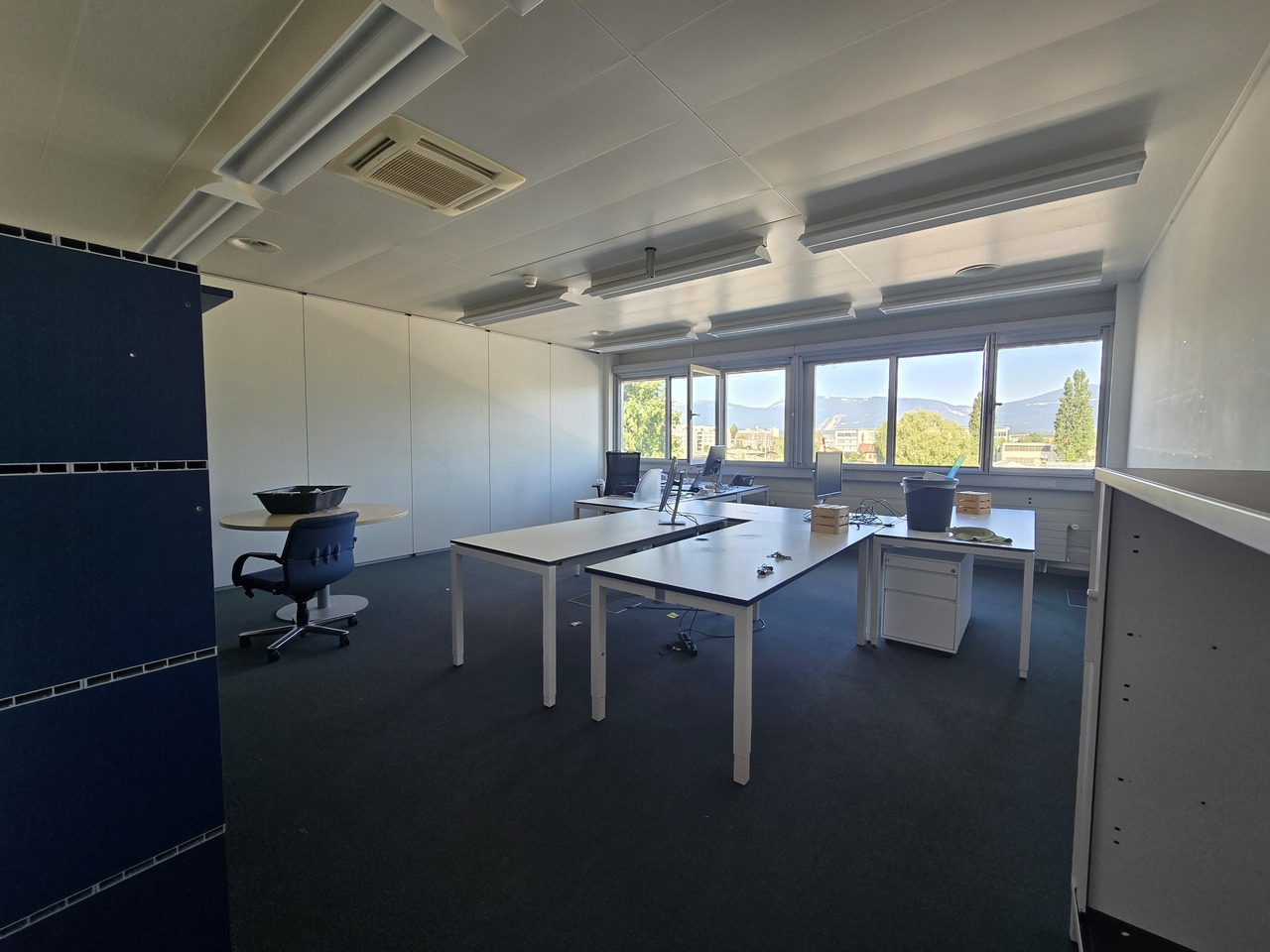 276m² office