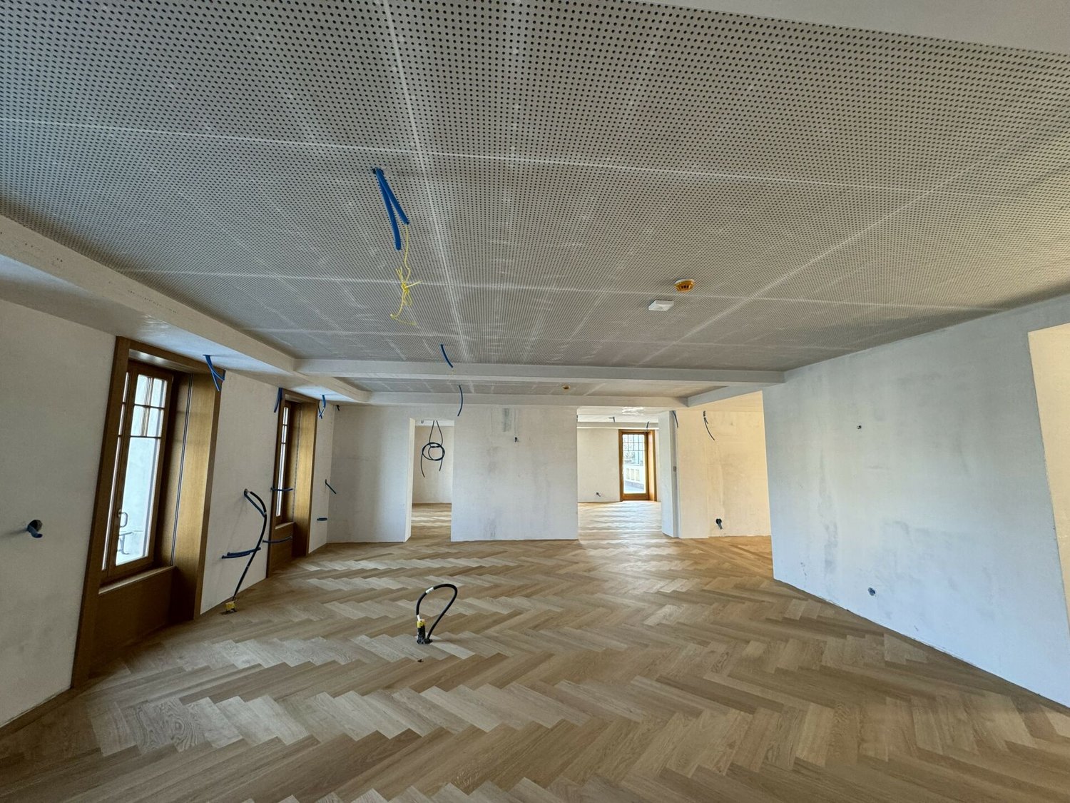 170m² office