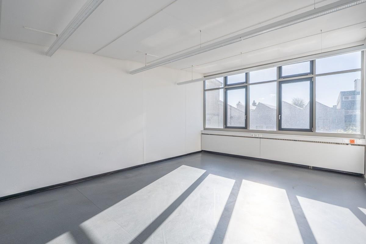 340m² commercial