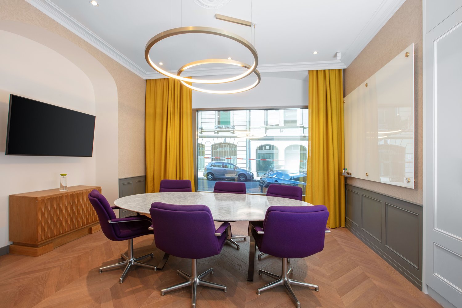60m² office