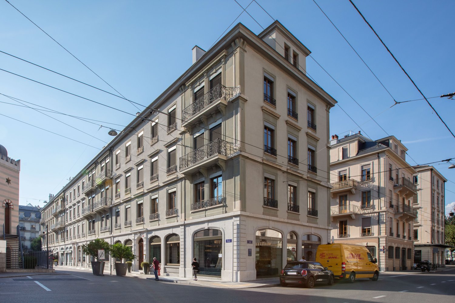 60m² office
