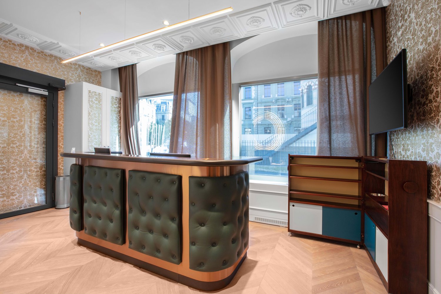 60m² office