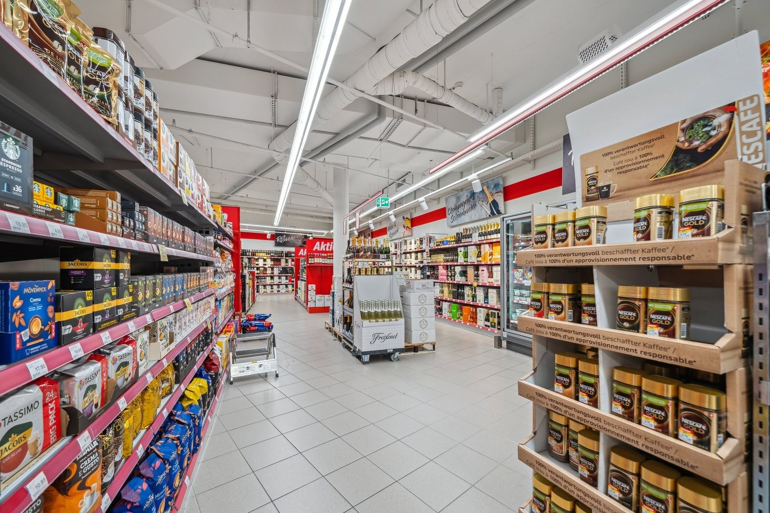 510m² shop