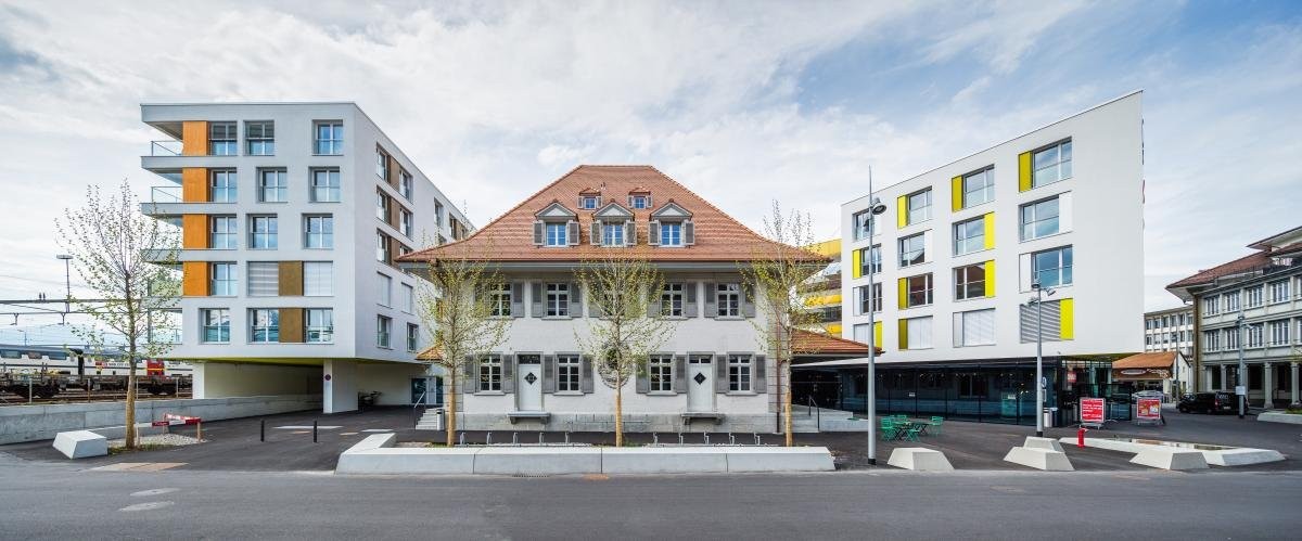 510m² shop