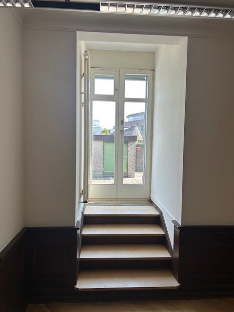 84m² commercial