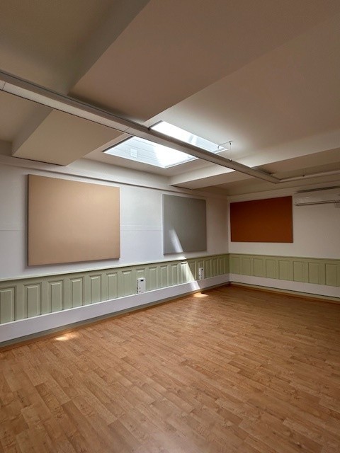 84m² commercial