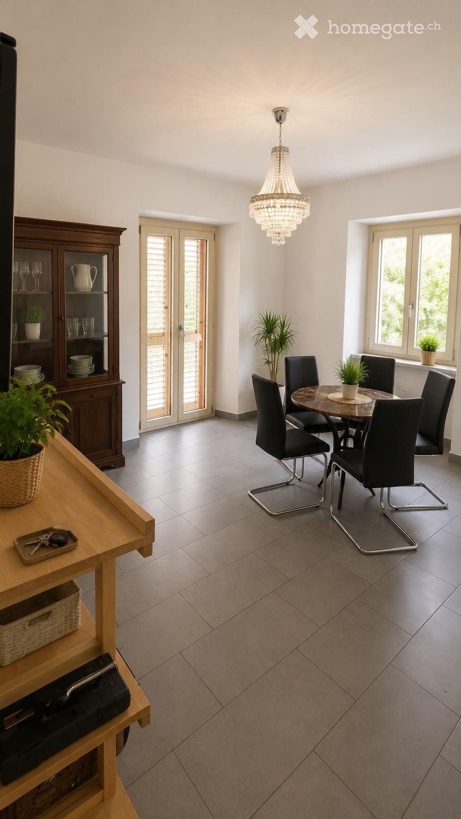 6 rooms apartment