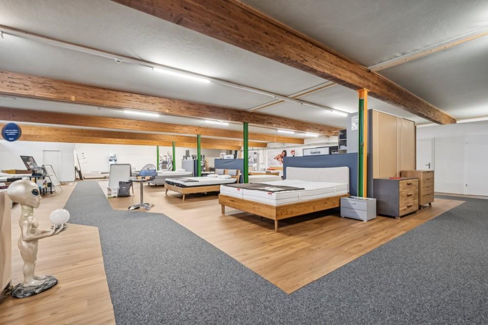 1000m² shop