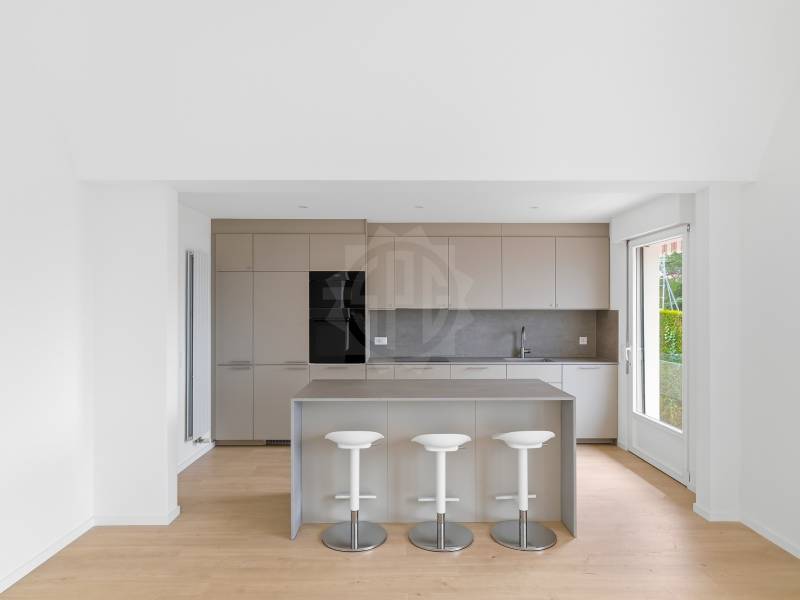 10-Zimmer-Einfamilienhaus