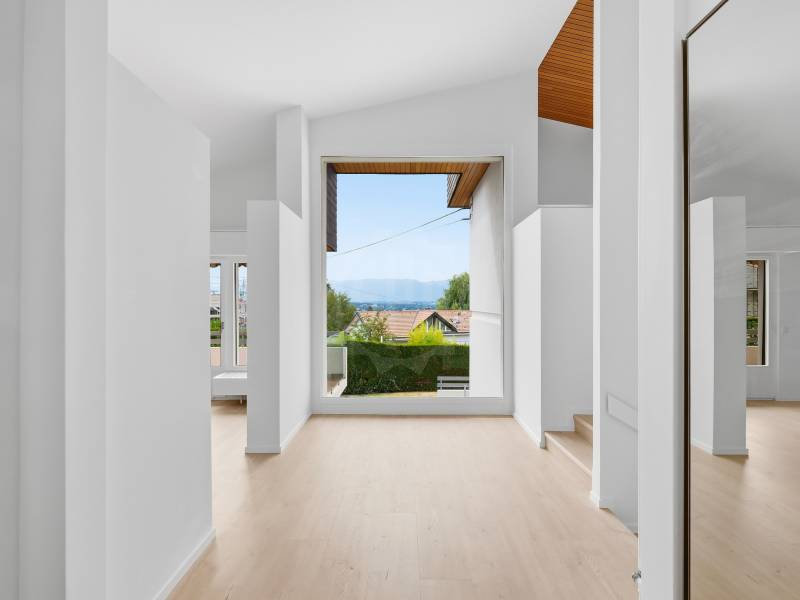 10-Zimmer-Einfamilienhaus