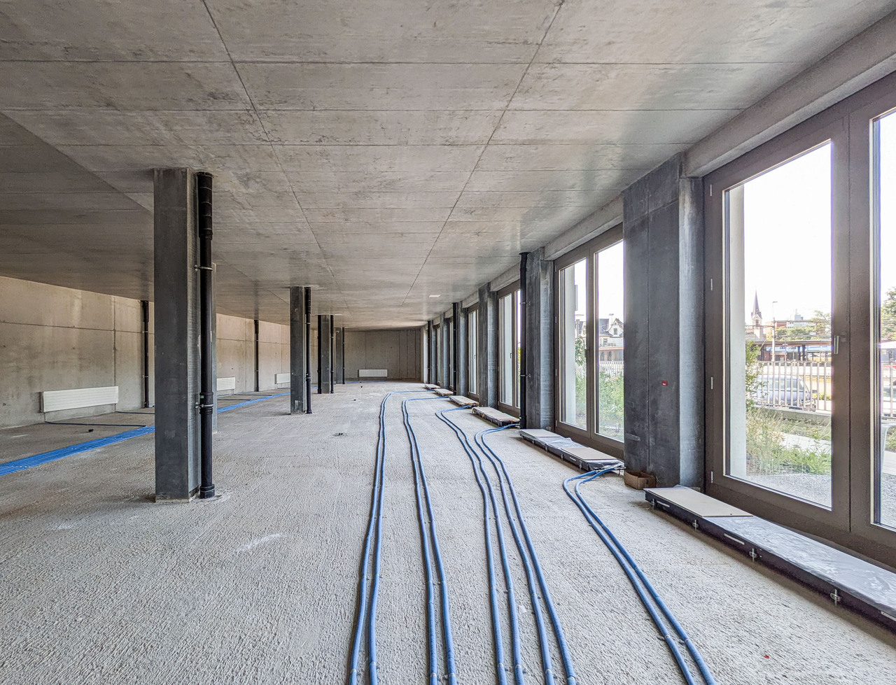 319m² office