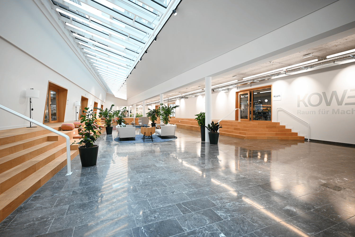 466m² office