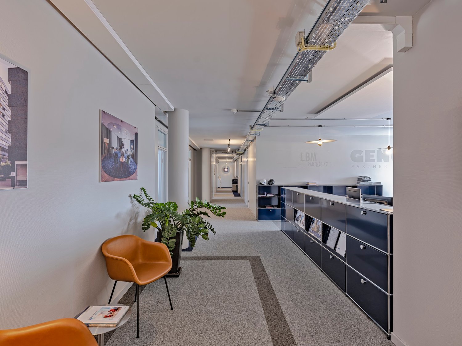 466m² office