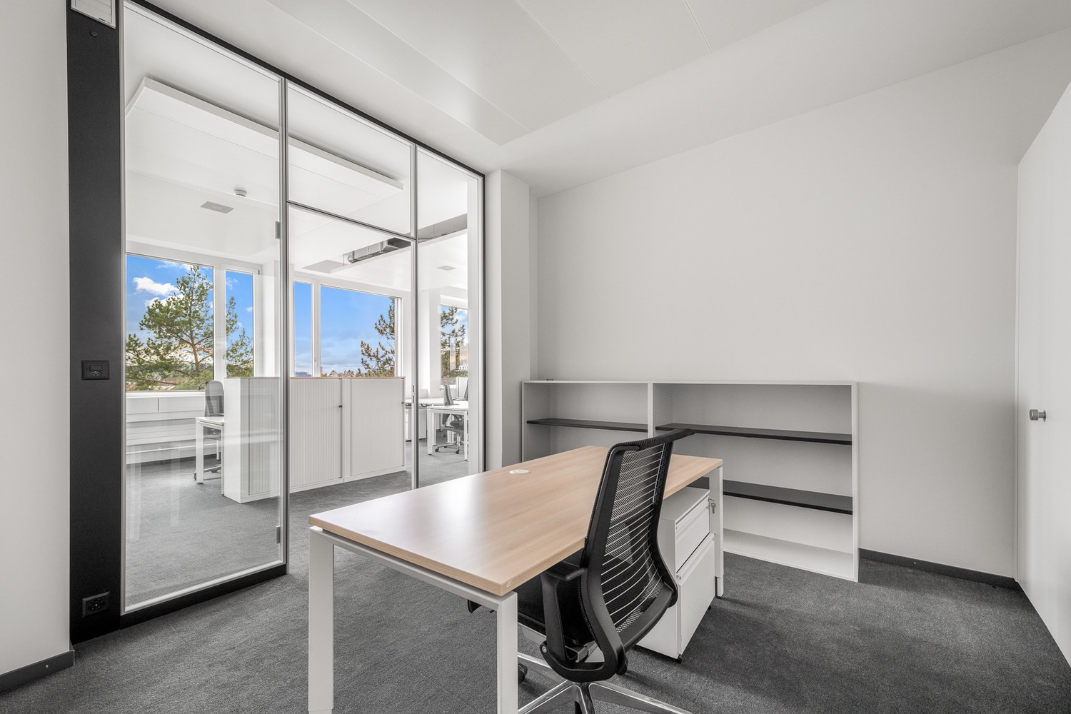 269m² office