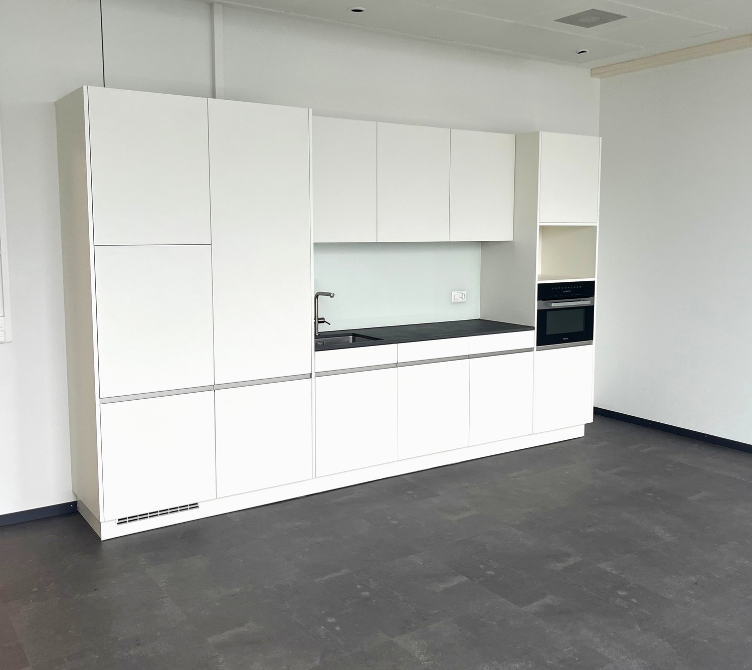 269m² office