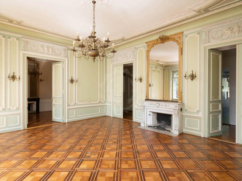 330m² office